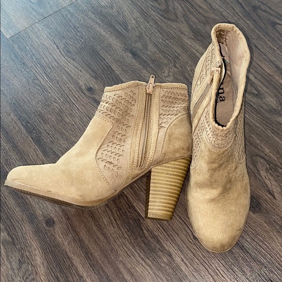 A.N.A Booties - Picture 2 of 3